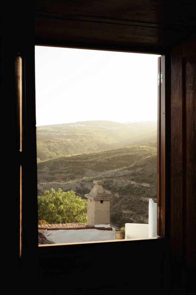 Elevated escape destination view